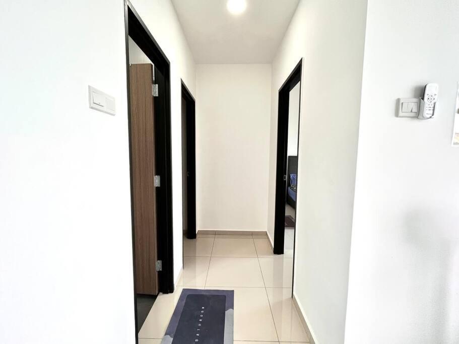 Urban Home-Swimming Pool-City Center Malacca Exterior foto